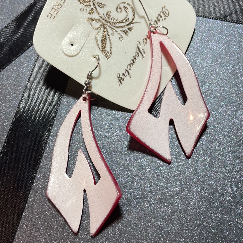 🎀3/$18🎀 Cut out Acrylic Sparkle Statement Earrings - Picture 3 of 4